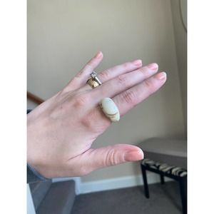 Cream/Brown marble style chunky bubble acrylic ring, size 7.5